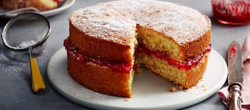 How to Make Victoria Sponge